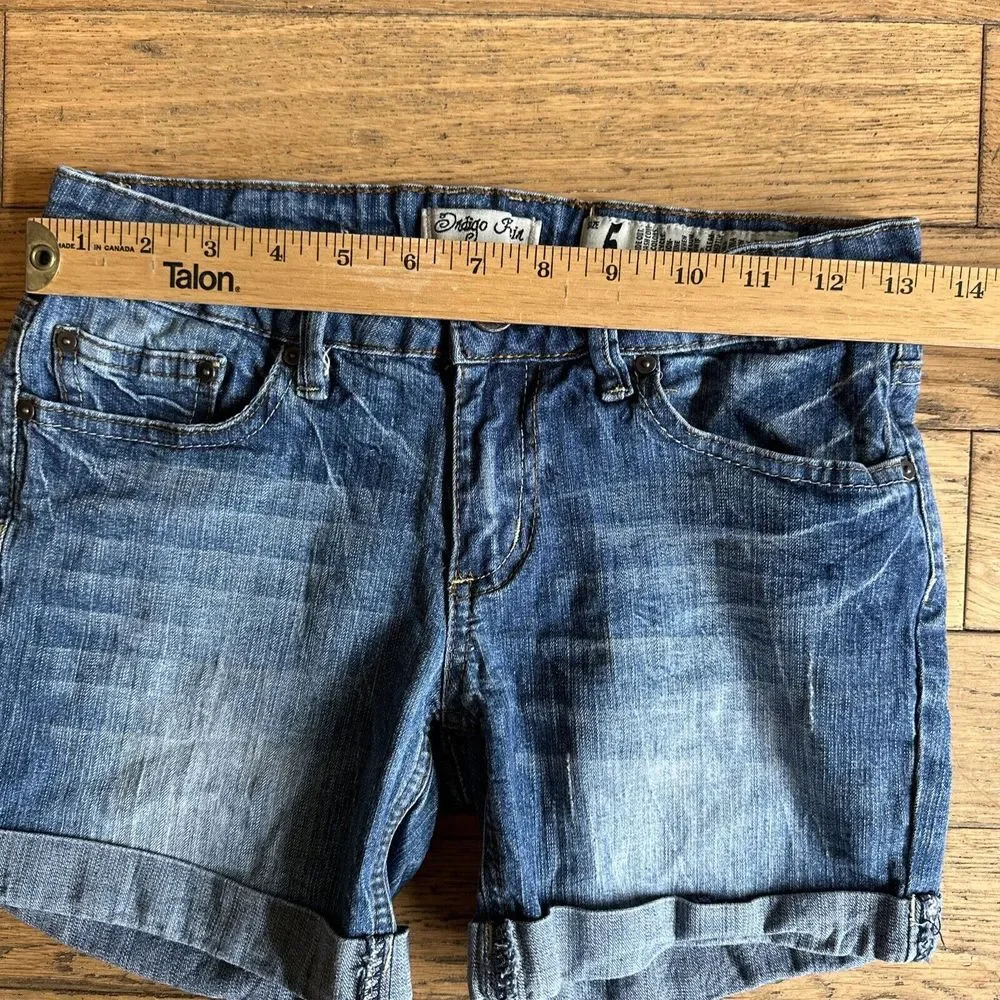 Indigo Rein Women's/Junior 5 Jean Shorts Stretch Denim with Leg Cuff 5 Pocket‎